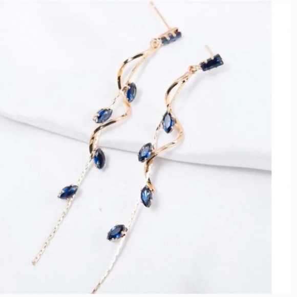 Jewelry - ❤️ FREE Drop Leaf Tiered Hipster Hippie Artsy Chic Glam Romantic Elegant Earring